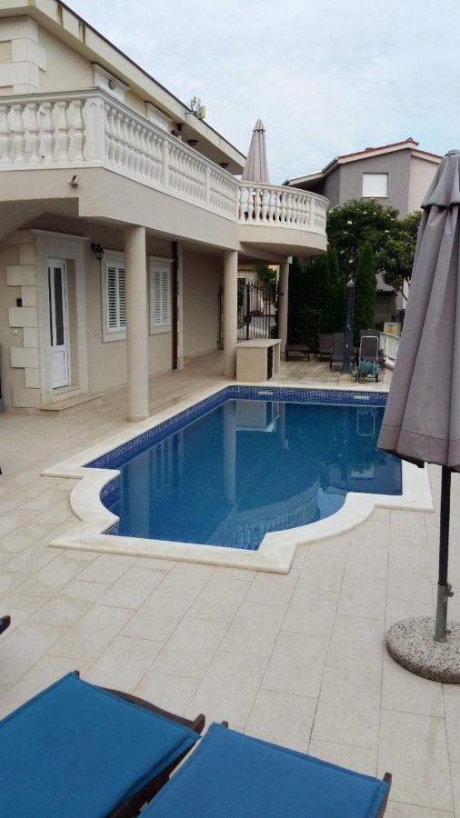 Villa Lizzi Trogir Exterior foto
