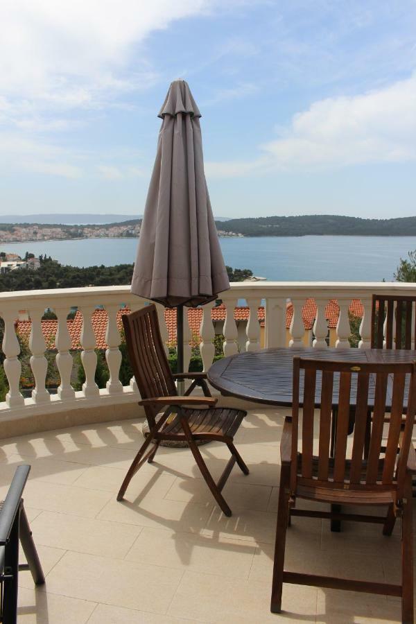 Villa Lizzi Trogir Exterior foto