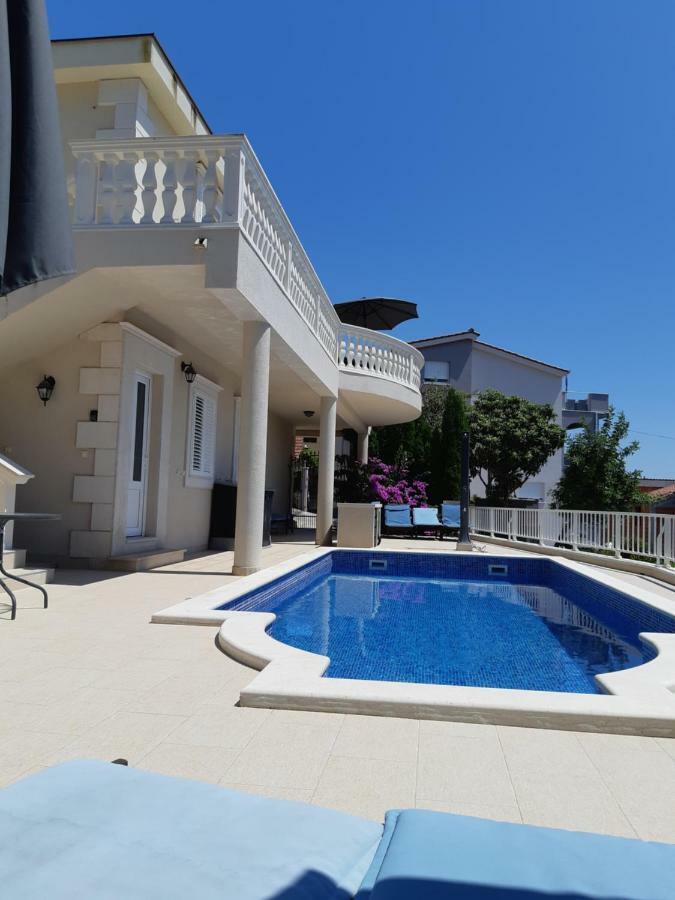 Villa Lizzi Trogir Exterior foto